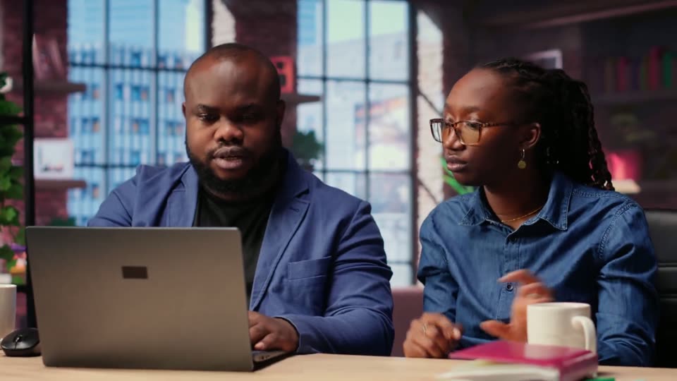 Miniature : CV et entretien : décrocher son premier emploi